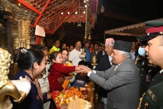 राष्ट्रपतिबाट मध्यरातमा सेतो मच्छिन्द्रनाथको पूजा