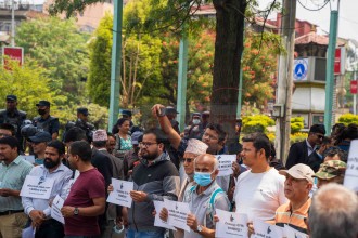 कुरा सबै प्रष्ट छ, हाम्रो सिस्टम भ्रष्ट छ ! (फोटो फिचर)