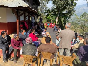 आलोचना पचाउँदै जनताको घरदैलो डुल्दै छन् बाबुराम भट्टराई, आखिर किन ?