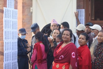 मतदान गर्दै भक्तपुरका मतदाता (प्रत्यक्ष प्रसारण)