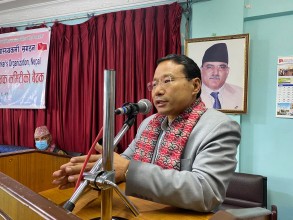 नागरिकता ऐनमा एमालेको दोहोरो चरित्र देखियो : वर्षमान पुन