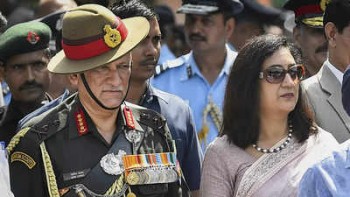 भारतमा भएको   हेलिकोप्टर दुर्घटना रक्षा प्रमुख सहित १३ जनाको मृत्यु
