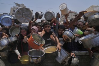 गाजामा भोकमरी : जनता केही नखाई भोकै बस्न बाध्य