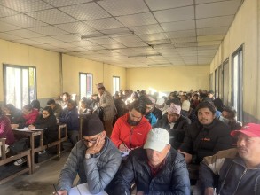 पुरोहित लाइसेन्सको तयारीका निम्ति तालिम लिनेको भिड