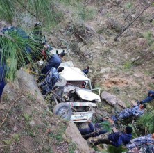 Four police persons die in jeep accident