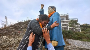 सांसद विद्या भट्टराई रवीन्द्र अधिकारीको शालिकमा