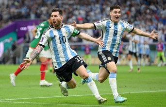 विश्वकप फुटबलः अर्जेन्टिना २ - मेक्सिको ०