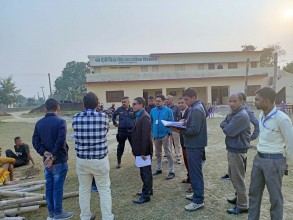 सिरहामा मतपेटिका खोसाखोस, हवाई फायर गरी मतदान निरन्तर