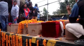 सहिदमध्ये केहिको पशुपति आर्यघाटमा र केहिको आफ्नो जिल्लामा अन्त्येष्टिका लागि लैजाने