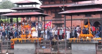 सहिदकाे अन्त्येष्टि : केहीको पशुपति आर्यघाटमा र केहीको आफ्नो जिल्लामा