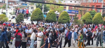 शिक्षककको जुलुसले राजधानीको आवागमन दिनहुँ अस्तव्यस्त; समाधानमा बेवास्ता
