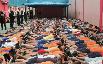 इक्वेडरको कारागारमा झडप हुँदा एक सय कैदीको मृत्यु