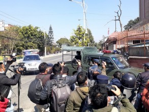 स्वागतद्वारबाट कार्यकक्ष छिरे प्रधानन्यायाधीश जबरा 