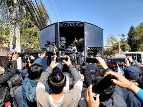 बार अध्यक्षको कार्यकक्षमा तालाबन्दी गर्न खोज्ने तीन महिला पक्राउ 