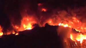 वीरगञ्ज-१७ मा बिजुलीबाट आगो सल्कियो, ७ घर नष्ट