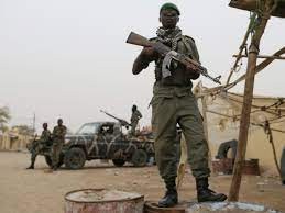 अफ्रिकी मुलुक मालीमा मुस्लीम लडाकुको आक्रमणमा परी ४९ जना सर्वसाधारण र १५ सैनिकको मृत्यु