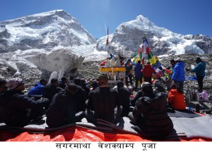 चार हिमाल सफा गर्न सेनाकाे टाेली आधार शिविरमा