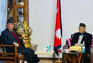 प्रचण्ड सात दलीय समर्थन लिएर राष्ट्रपति भवन जाँदै
