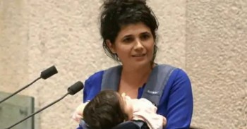 बच्चा लिएर पोडियममा पुगेकी महिला सांसदलाई इजरायली संसदमा भाषण गर्न रोक