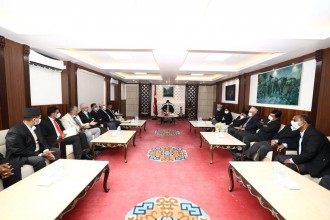 बारका पदाधिकारीले भेटे प्रधानमन्त्रीलाई, निकासका लागि पहल गरिदिन आग्रह