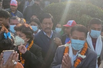 प्रकाशमान र सुजाता उम्मेदवारी दर्ता गराउन तामझामसहित राष्ट्रियसभा गृहमा