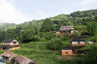 गाउँ र घरपरिवार उराठ बनाउँदै विदेशमा रोजगारी